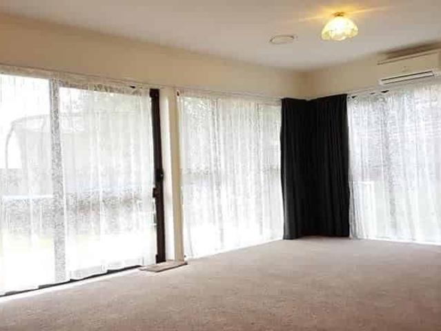 Quiet Family Home on nice Flat Section