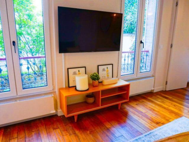 Quiet Garden Apartment – Arc de Triomphe, Paris Amsterdam Apartments for Rent