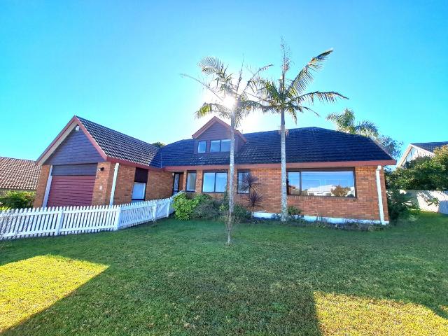 Quiet Home in Perfect Location 6 Delisle Place, Windsor Park