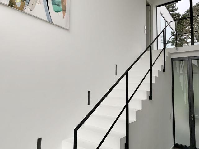 Quiet, Luxurious 2 room Apartment with Balcony, Koln Amsterdam Apartments for Rent