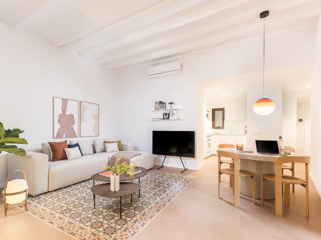 Quiet one bedroom apartment with private terrace