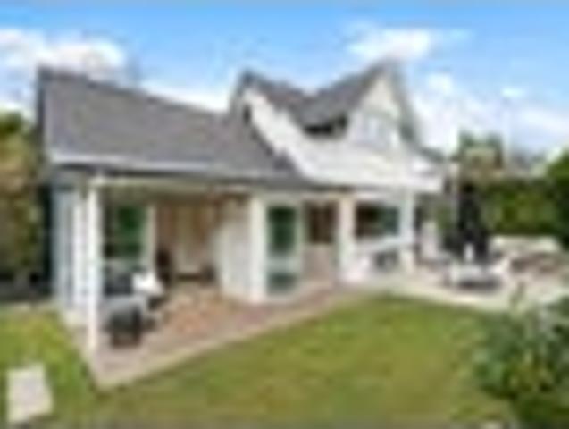 Quiet, private & sunny family living