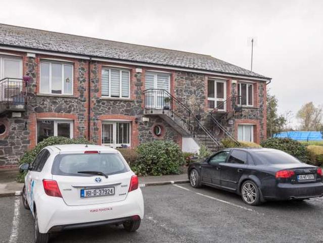 Quiet room for rent in 2 bedroom apartment in Donabate