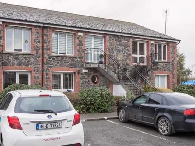 Quiet room for rent in 2 bedroom apartment in Donabate