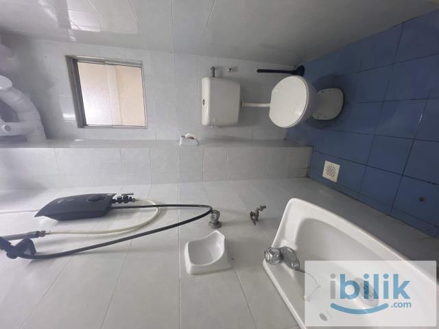 Quiet Room in Prime Damansara Location