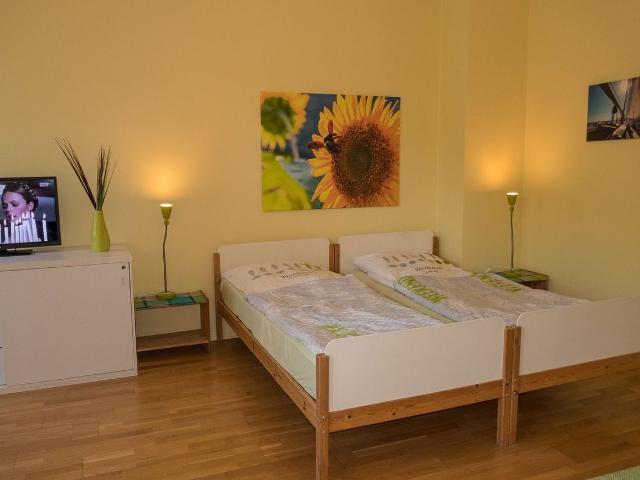 Quiet studio flat in Berlin Mitte, centrally located!, Berlin Amsterdam Apartments for Rent