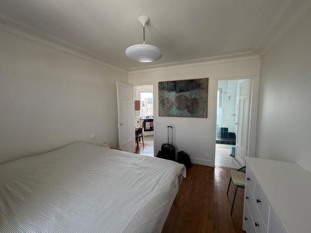 Quiete, bright and refurbished appartment in Paris