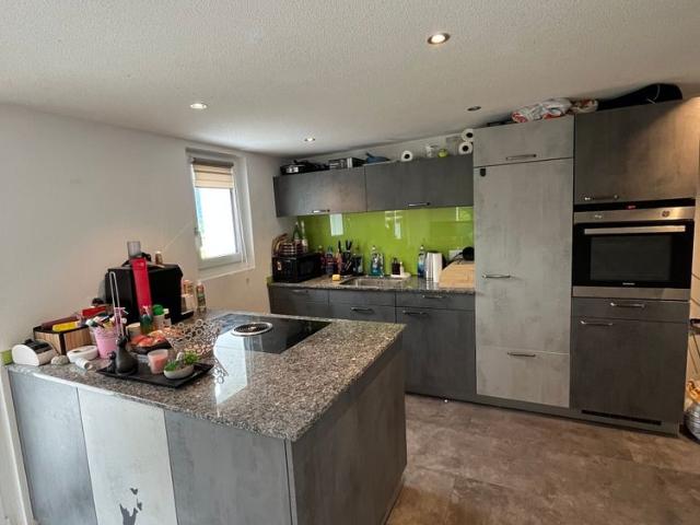 Quietly located 4.5 duplex apartment with stunning lake and mountain views in Quarten