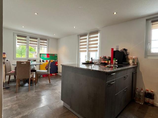 Quietly located 4.5 room maisonette apartment with a wonderful lake and mountain view in Quarten