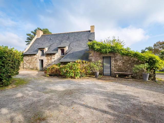 QUIMIAC MAISON ANCIENNE EN PIERRE AVEC VUE SUR LES MARAIS