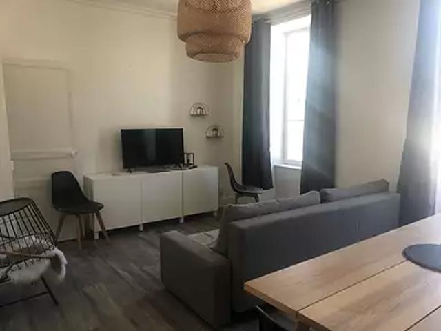 Quimper 29000 Location appartement 2 pièces t2 au dernier étage