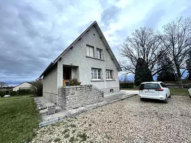 Quinssaines 03380 Achat / Vente maison 6 pièces t6 au dernier étage terrasse