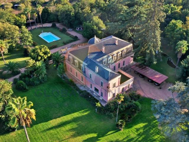 Quinta com Magnífico Palacete do séc. Xix e instalações hípi. 0m² Assunção