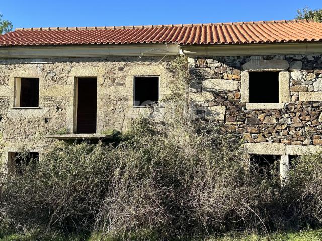 Quinta com moradia para recuperação