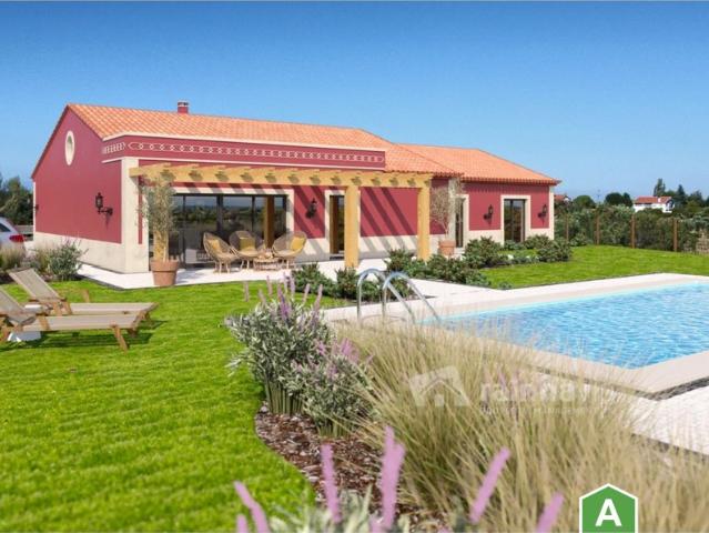 Quinta com moradia T4 e piscina em zona rural e tranquila Santarém