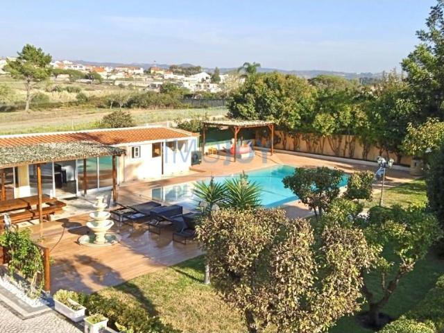Quinta com moradia V3 com Piscina na Terrugem 346m² São joão das lampas e de terrugem