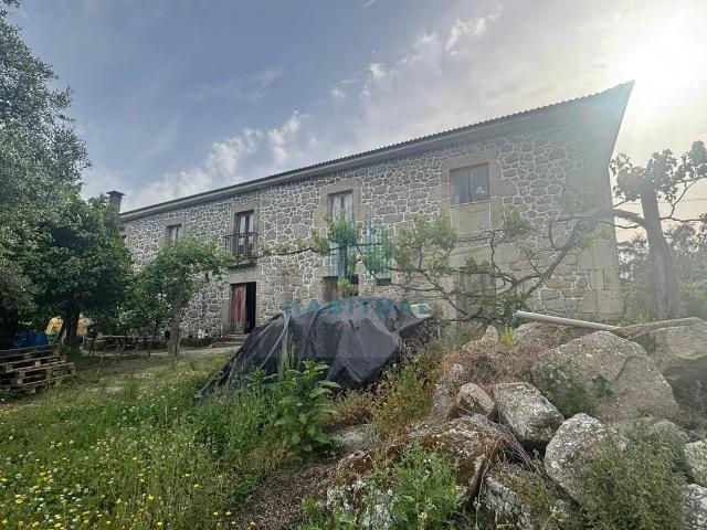 QUINTA COM CAPELA E VINHA EM PONTE DE LIMA