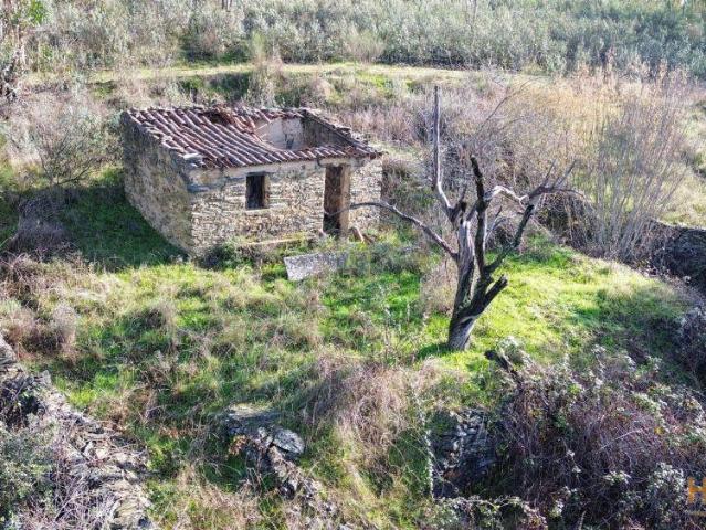 Quinta com contrução rural no Fratel! | 26064039112
