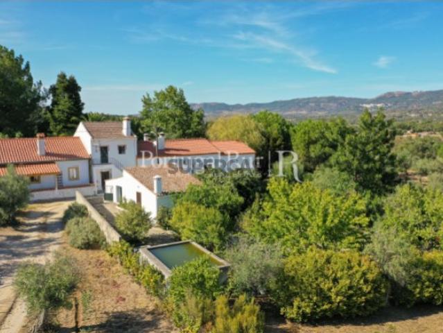Quinta com duas casas em Ribeira de Nisa