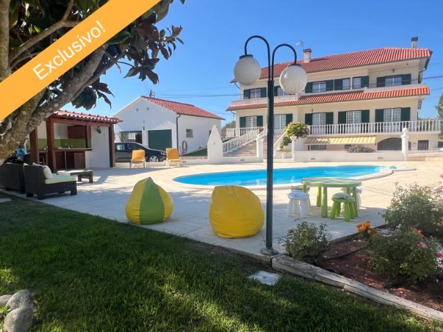 Quinta com piscina, Área de construção 600,00 m2 e Terreno de 8 080,00 m2, 10 min. Tomar