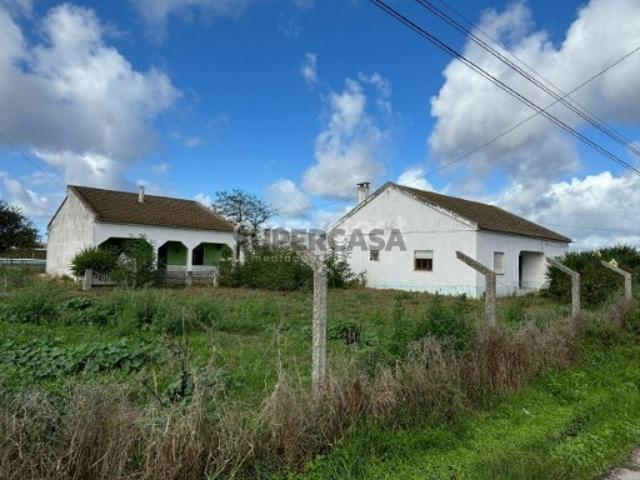 Quinta com 2 moradias + armazém em Sarilhos Grandes, Montijo