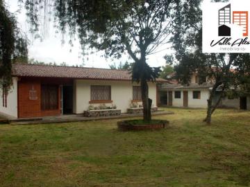 QUINTA AMPLIA FRENTE AL RIO EN GUALACEO. Quinta en Venta en Gualaceo