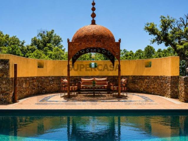 Quinta Boémia no Algarve com Piscina e Espaços Criativos
