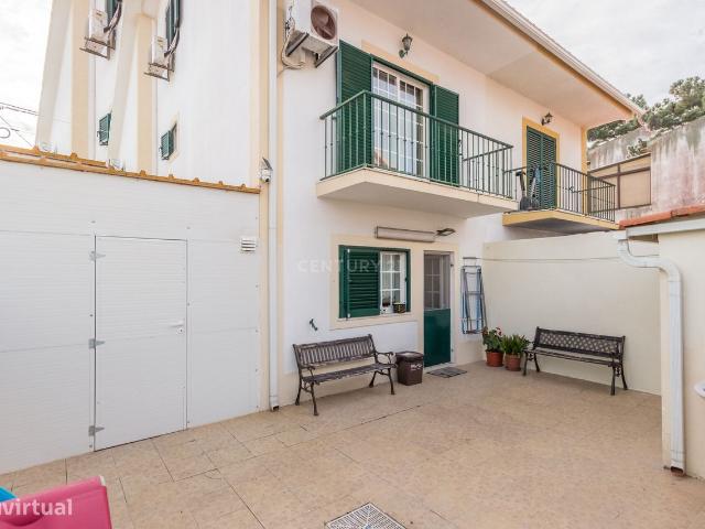 Quinta do Conde Moradia Geminada de 4 assoalhadas