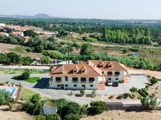 Quinta D'alva C/ 2 Moradias T5 + 1 Armazém de 300 m2 a 35. 1000m² Alenquer Santo Estêvão e Triana