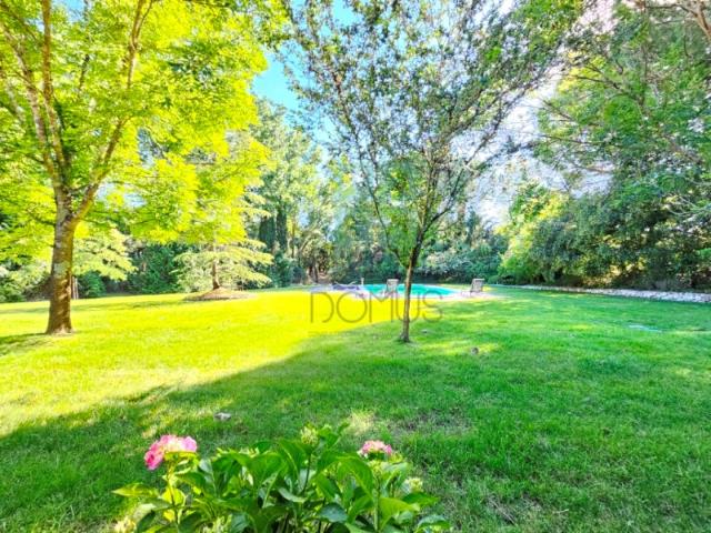 Quinta de 10154m2 com moradia T5 e piscina, na Herdade Zambujeiro, Santo Estêvão