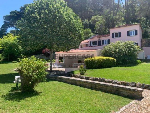Quinta de 11 hectares com casas e picadeiro em Colares, Sintra