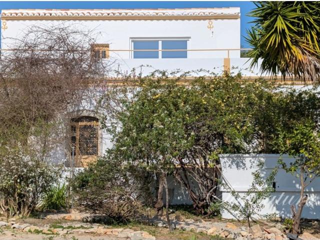 Quinta de 4 quartos encantadoramente renovada com anexo entre Estoi e Santa Bárbara de Nexe
