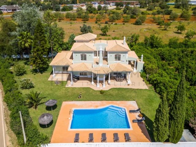 Quinta de Charme com Piscina, 4 Quartos e 7,8 ha perto de Vilamoura