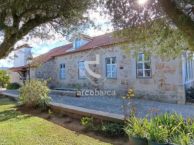 Quinta de Eventos  11/12.000m2  Habitação 378m2, Turismo e Restauração 690m2. Ponte de Lima