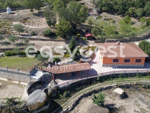 Quinta de excelncia com 3,65 hectares perto de aldeias histricas