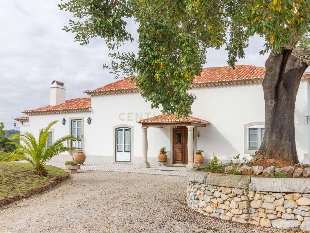 Quinta de Luxo na Serra da Arrábida – Um Refúgio Exclusivo no Coração da Natureza