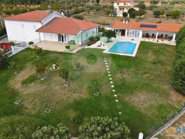 Quinta de luxo situada em Lamas de Orelhão | 26083920916