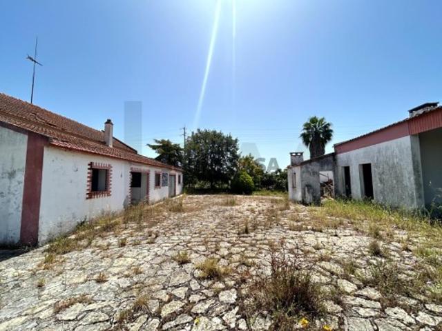 Quinta de Santa Sofia: Uma Joia Neogótica com 15,5ha em Azambuja