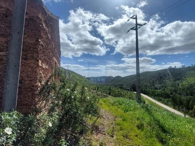 Quinta em Silves com vrias ruinas em 21ha