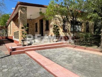 Quinta en Renta en El Faisan, Santiago, Nuevo Leon