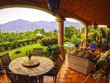 QUINTA CON USO DE SUELO MIXTO EN TEPOZTLAN