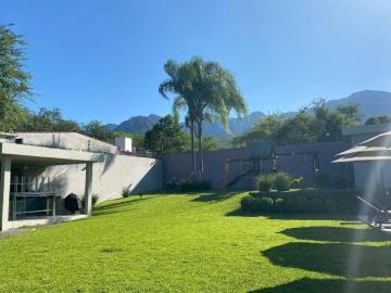 Quinta en venta con alberca Santiago NL