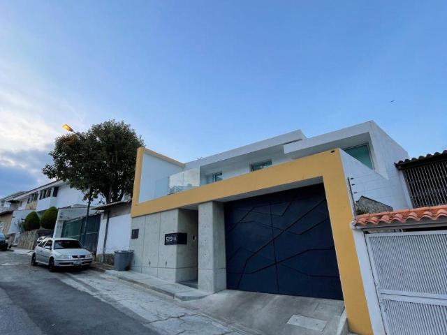 Quinta en Venta en Nuestra Señora del Rosario de Baruta Baruta Miranda 500 m2. 4 hab