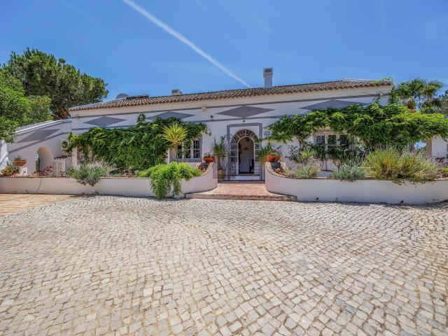 Quinta Exclusiva no Algarve com Vista Mar, Piscina e Proximidade a Tavira e Fuzeta