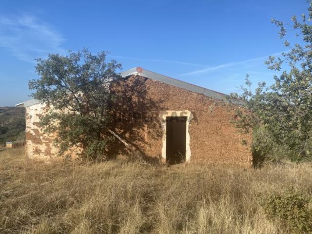 Quinta Isolada no Alentejo, para recuperar, com vista desafogada e fantástica