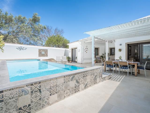 Quinta Olhos Restituída com Estanque Particular Aquecido e Q. 249m² Santa Bárbara De Nexe
