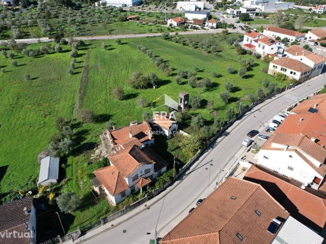 Quinta localizada na Vila da Freixianda, Ourm!