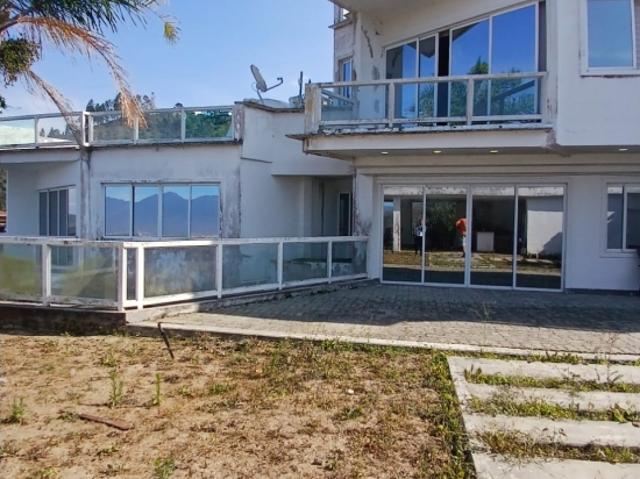 Quinta Moderna en venta con 3 Viviendas La Peña San Antonio