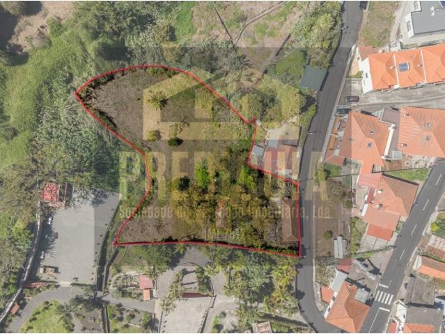 Quinta no Caniço com Elevado Potencial de Investimento