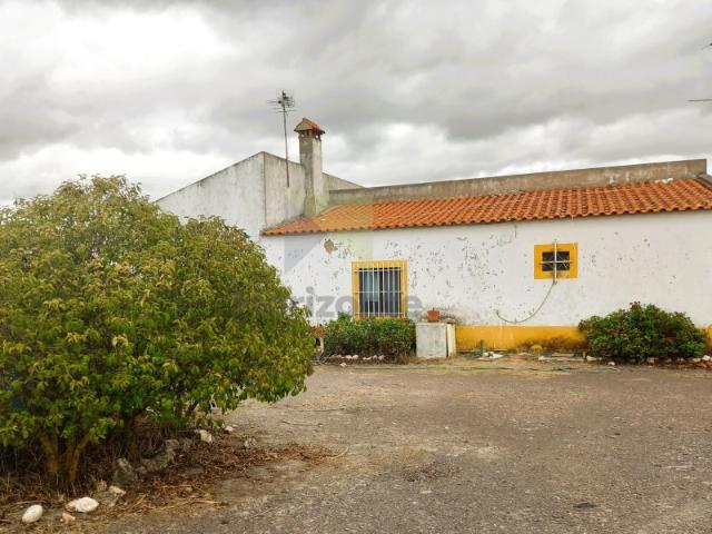 QUINTA NO ALENTEJO COM CERCA DE 6 HECTARES
